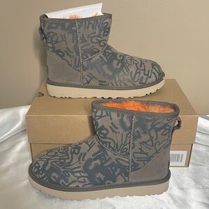 Women’ ClassicGraffiti Pattern Mini Boots